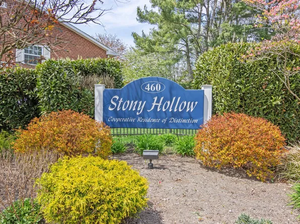 460 Old Town Road #25M, Port Jefferson Station, NY 11776