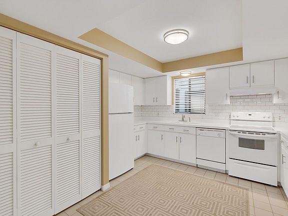 4th image of 2180 Pine Creek #203