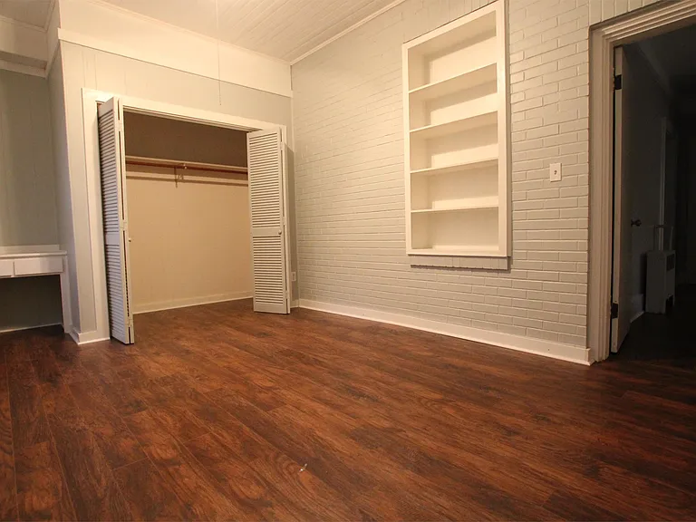 15 E Victory Dr #2 — Photo 6