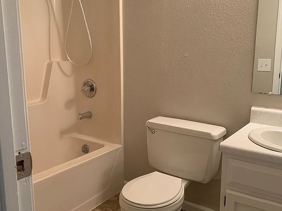 3rd image of 713 W 11th St