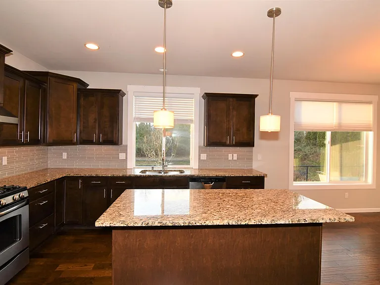 5013 Black Rock Loop SE — Photo 10