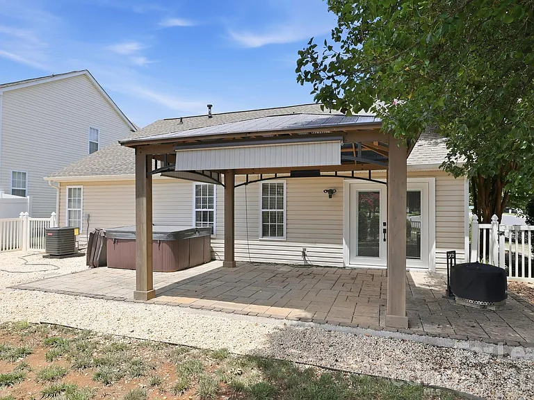 9501 Constitution Hall Dr — Photo 30