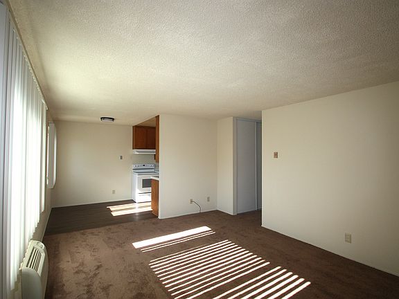 4th image of 4665 51st St #4