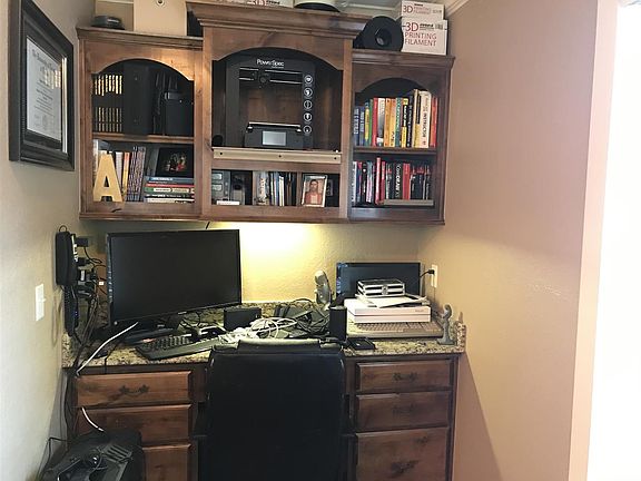 5th image of 163 Labrador Ln