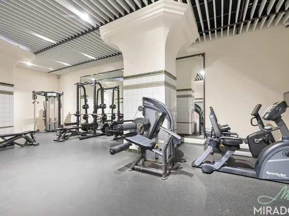 15 Park Row image 13 of 18