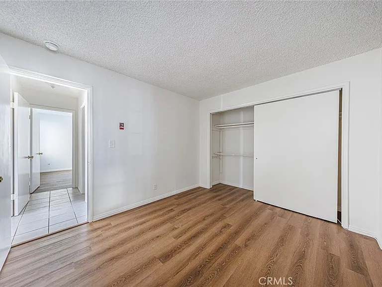 810 E Grand Ave — Photo 22