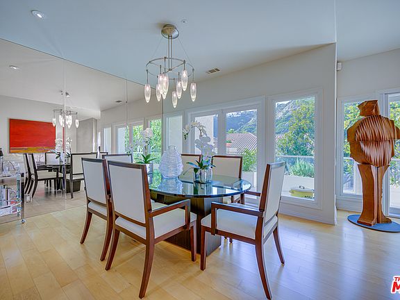 4th image of 708 Palisades Dr