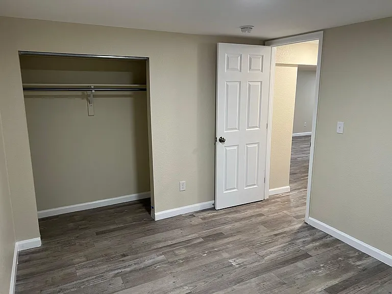 1656 Lansing St — Photo 35
