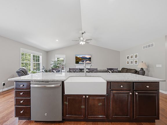 5th image of 792 Brandon Wyley Dr #1