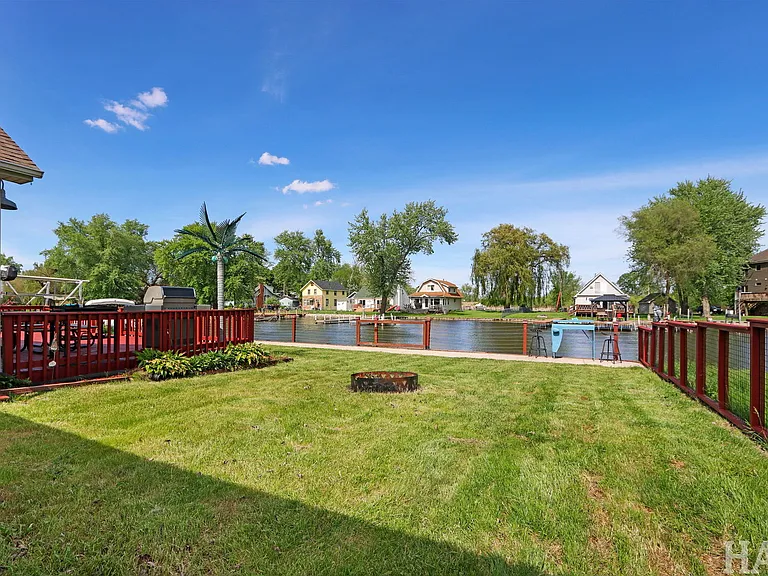 707 Kingston Blvd — Photo 31