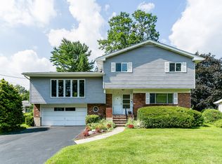 7 Balmoral Cres, White Plains, NY 10607