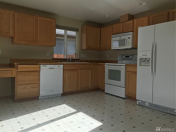 5th image of 6416 78th Pl NE