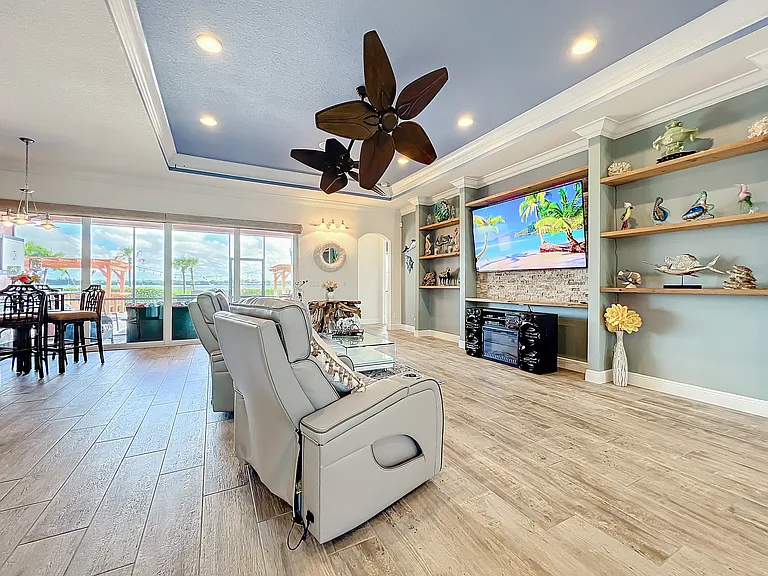 5310 Swift River Ct — Photo 14