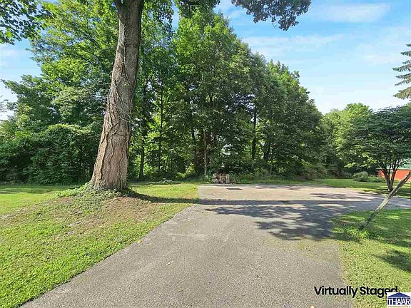 3rd image of 164 Allendale Pl