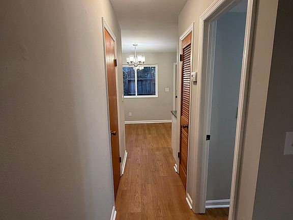 5th image of 24 Crosscreek Dr APT C