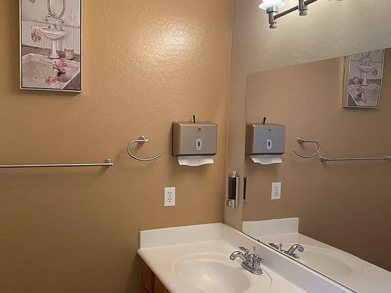8143 W Riverside Ave — Photo 12