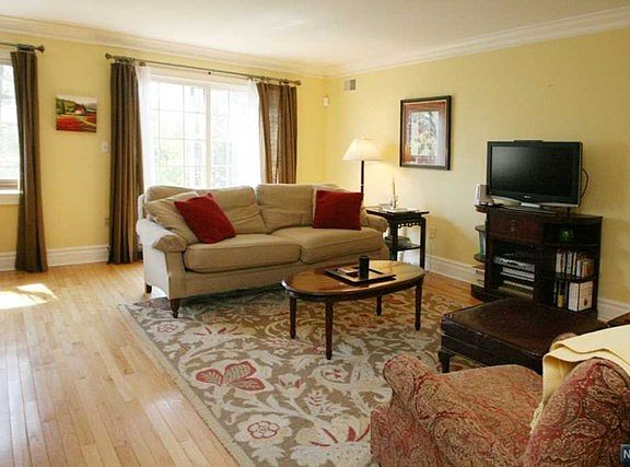 4th image of 51 N Mountain Ave APT 5