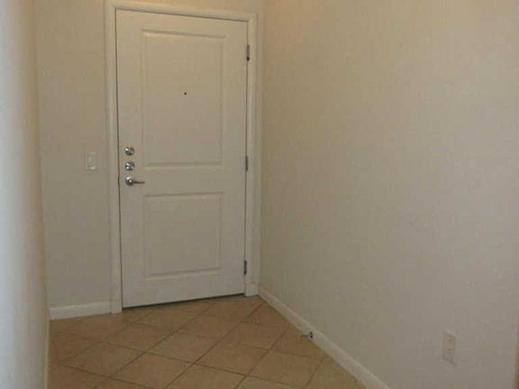 2nd image of 1021 N Garfield St APT 336