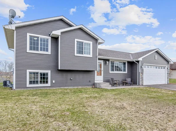 320 Fawn Meadows Way NE, Pine City, MN 55063