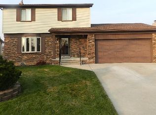 22378 Irongate St, Woodhaven, MI 48183