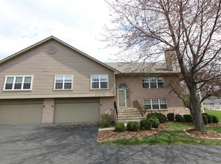 8053 Capra Trl, Darien, IL 60561