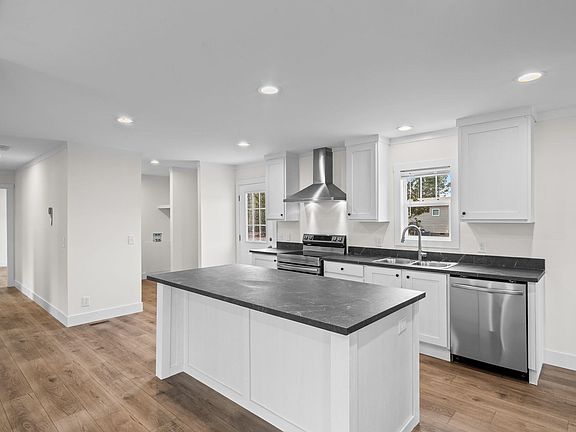 5th image of 2409 Satellite Circle