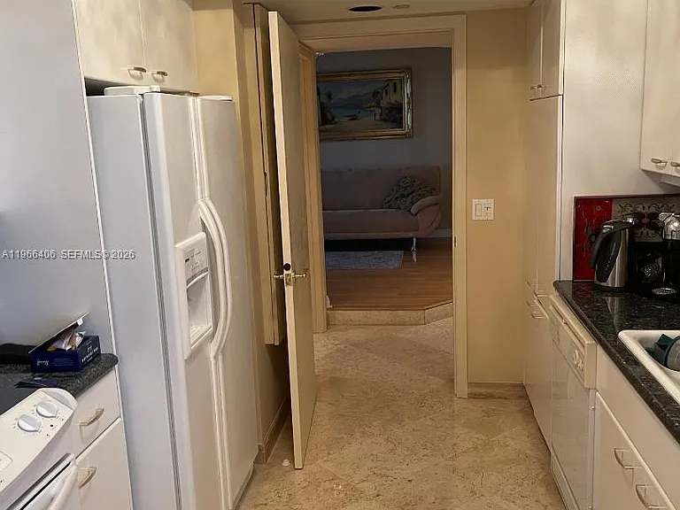 16445 Collins Ave #2328 — Photo 16