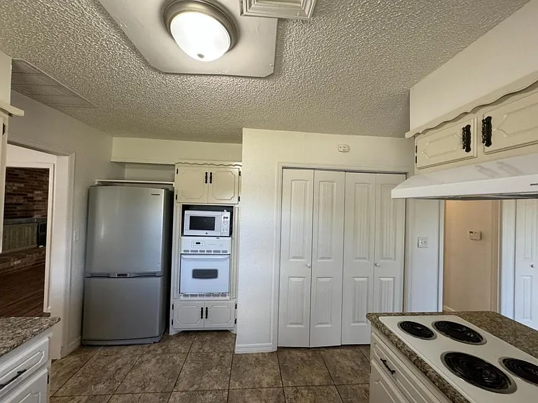 1551 N Heritage Ln — Photo 31
