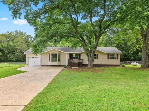 903 Wess Taylor Rd, Huntsville, AL 35811