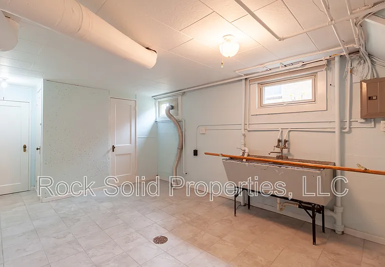 219 W 4th Ave — Photo 32