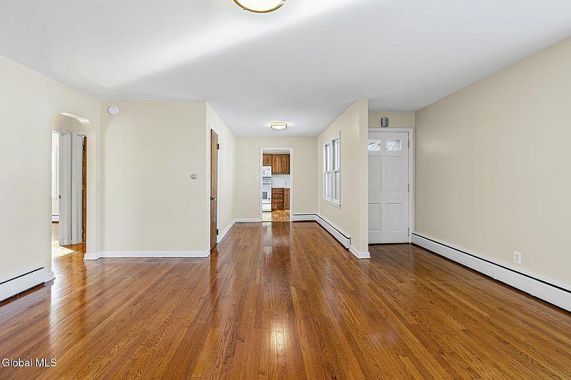 3rd image of 31 Magee Drive