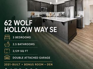 62 W Wolf Hollow Way SE, Calgary, AB T2X1T8