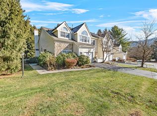 87 Spruce Ridge Dr, Fishkill, NY 12524