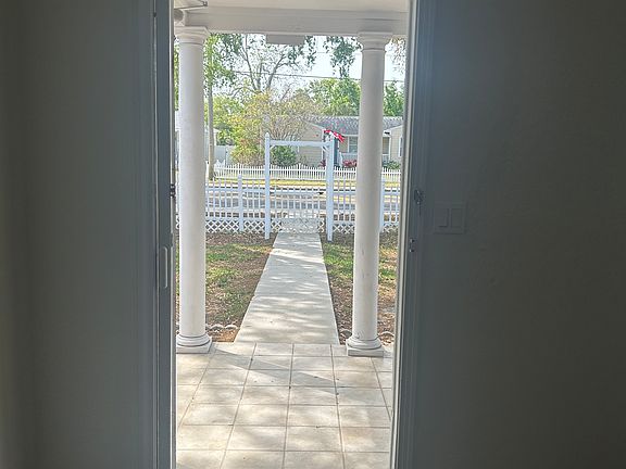 2nd image of 741 40th Ave NE