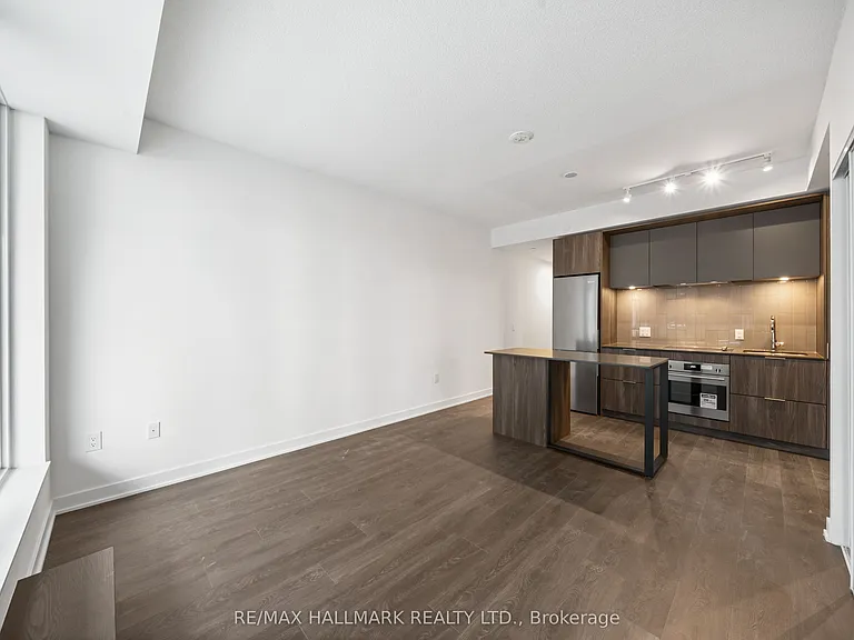 130 River St #505 — Photo 12