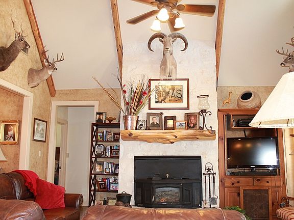 5th image of 1820 Sycamore Falls Way