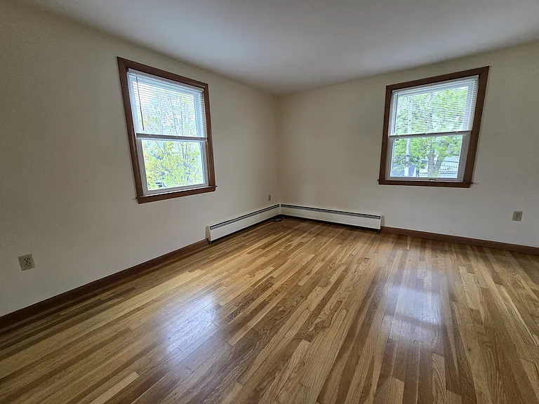 11 Guild St #2R — Photo 4