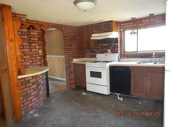 3rd image of 217 E Erie St