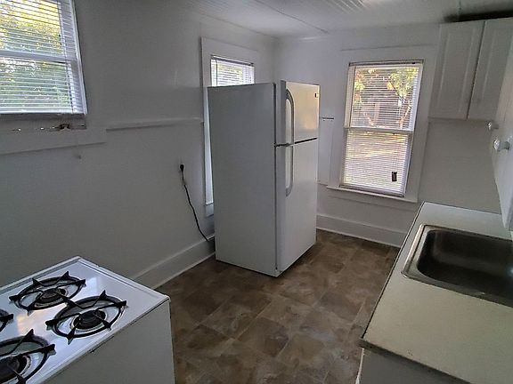 2nd image of 669 Percy St APT 4