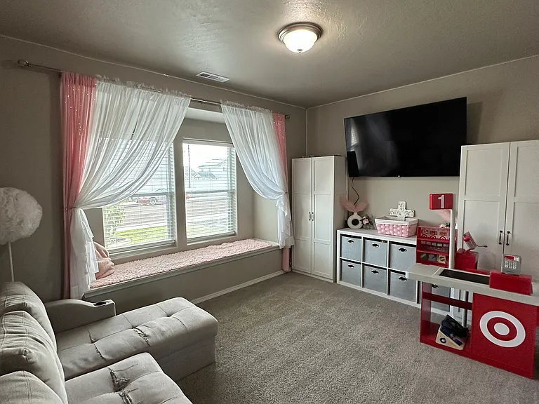 7705 Cassiar Dr — Photo 12