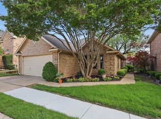 1209 Royal Crescent Dr, Bedford, TX 76021