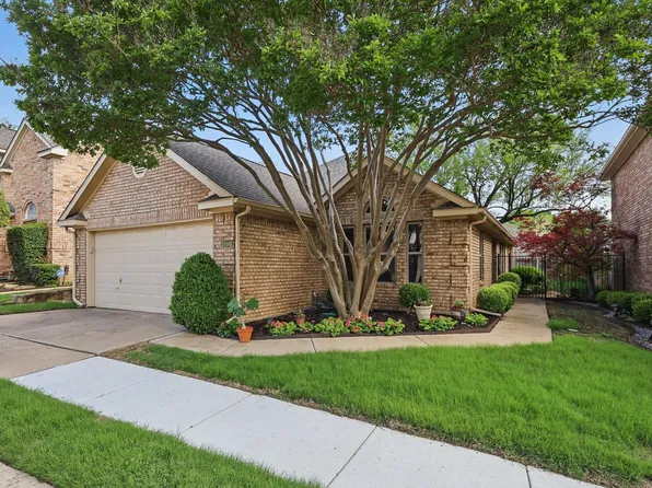 1209 Royal Crescent Dr, Bedford, TX 76021