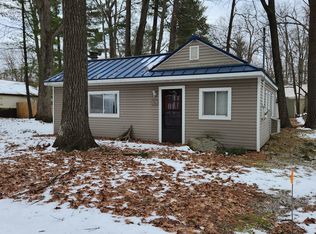 140 Iroquois Pl, Cadillac, MI 49601