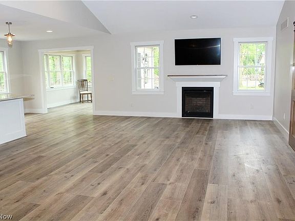 3rd image of 263 Lucretia Ln