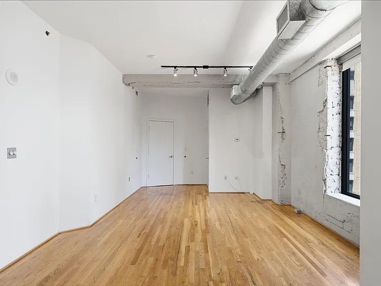 917 Main St #901 — Photo 2