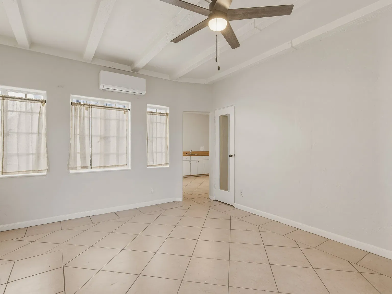 1 bed, $3,450 — Photo 4