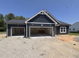 65 Kettle Creek Dr, Zebulon, NC 27597