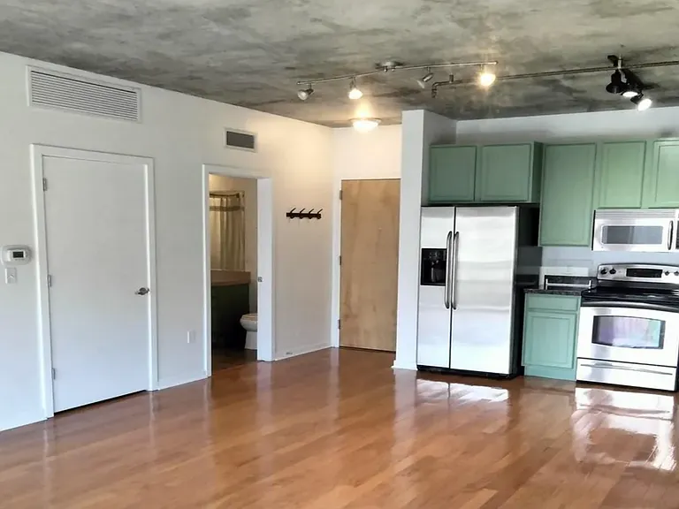1475 Delgany St #607 — Photo 2
