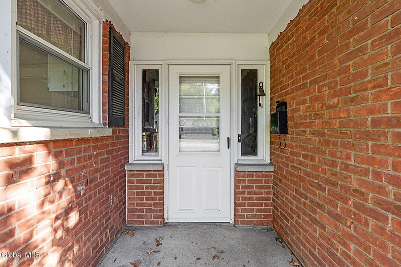 4th image of 8 Ferry Street