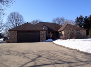 4615 Meadow Ln, Slinger, WI 53086